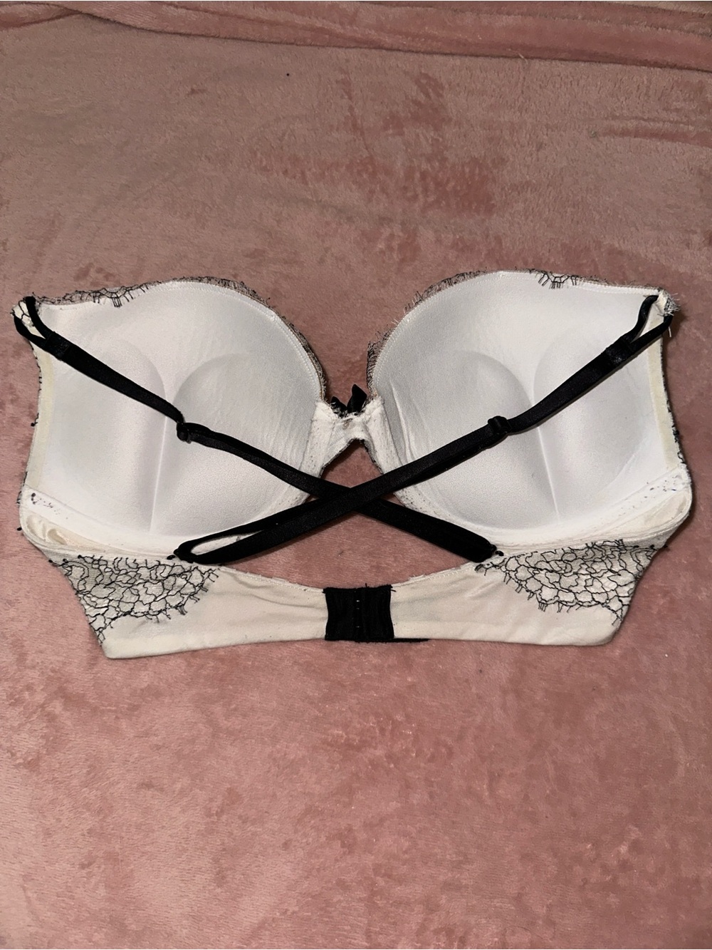 Victoria Secret White Bombshell Plunge Bra Adds 2 cup sizes 32C - Picture 5 of 9